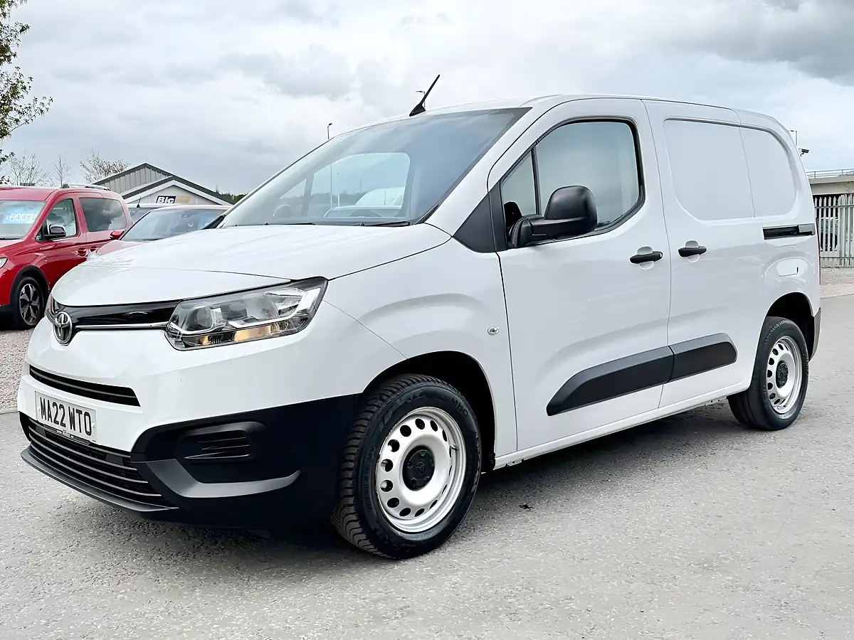 Used 2022 Toyota Proace City Active Vivid White - Interior and Exterior details 3