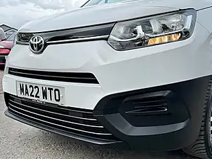 Used 2022 Toyota Proace City Active Vivid White - Interior and Exterior details 8