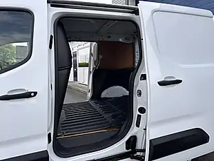 Used 2022 Toyota Proace City Active White - Interior and Exterior details 10