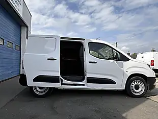 Used 2022 Toyota Proace City Active White - Interior and Exterior details 12