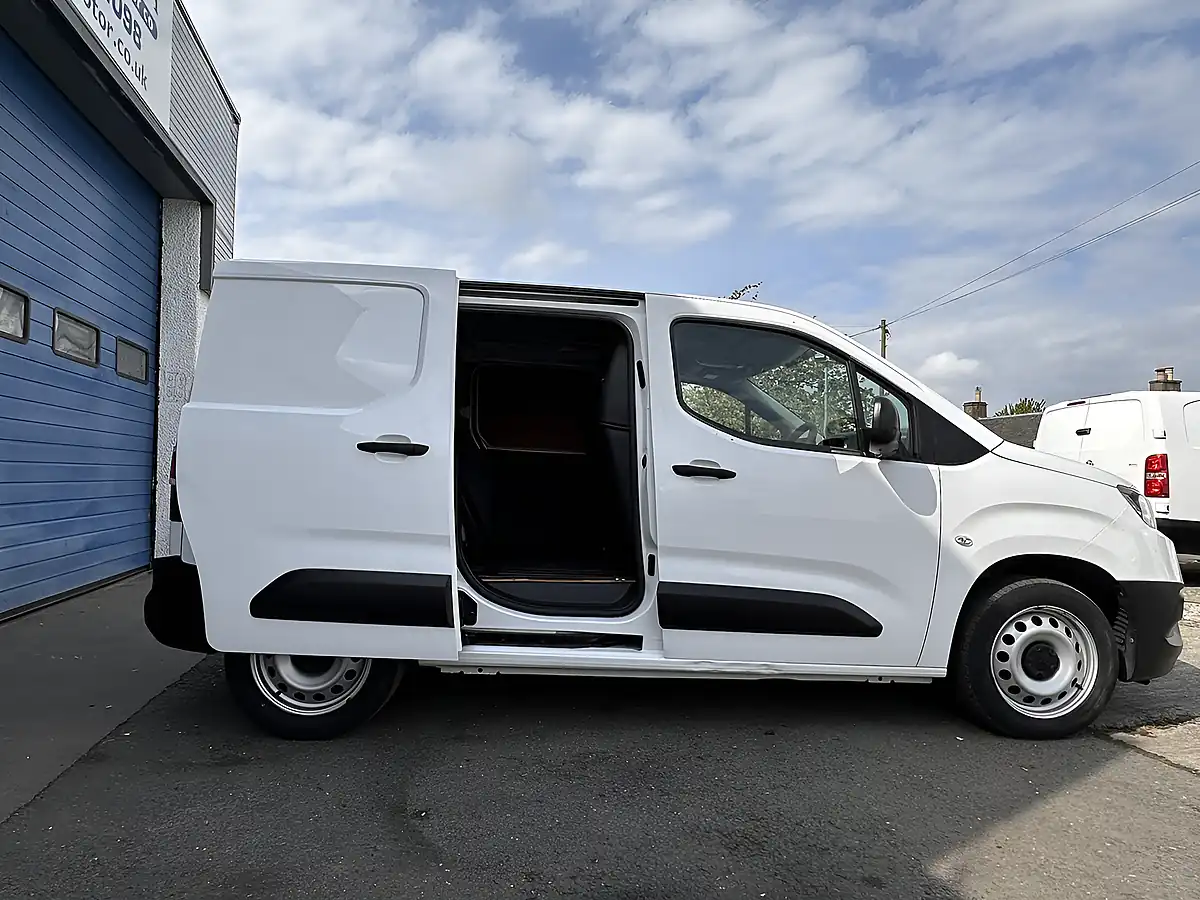 Used 2022 Toyota Proace City Active White - Interior and Exterior details 12