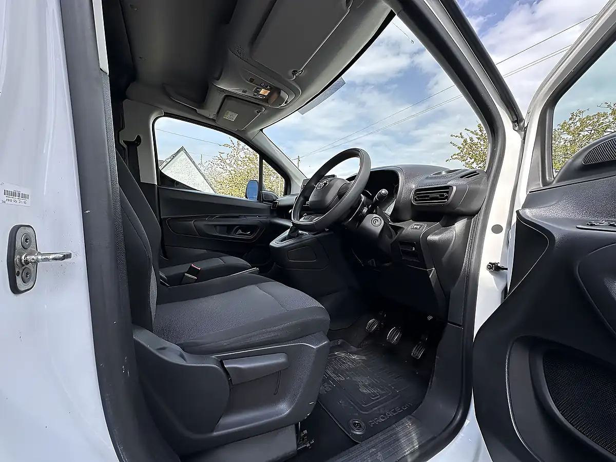 Used 2022 Toyota Proace City Active White - Interior and Exterior details 13