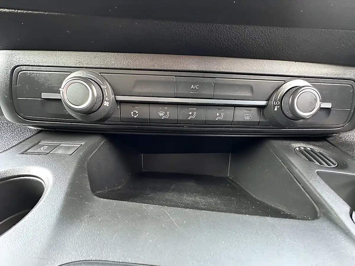 Used 2022 Toyota Proace City Active White - Interior and Exterior details 19