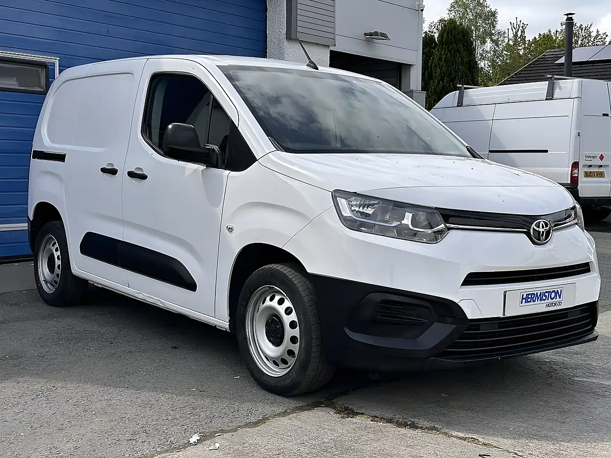 Used 2022 Toyota Proace City Active White - Interior and Exterior details 2