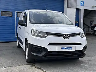 Used 2022 Toyota Proace City Active White - Interior and Exterior details 3