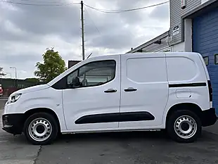 Used 2022 Toyota Proace City Active White - Interior and Exterior details 6