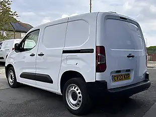 Used 2022 Toyota Proace City Active White - Interior and Exterior details 7