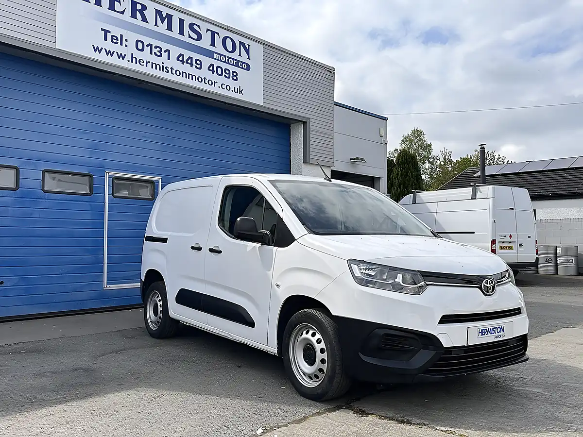 Used 2022 Toyota Proace City Active White - Front View