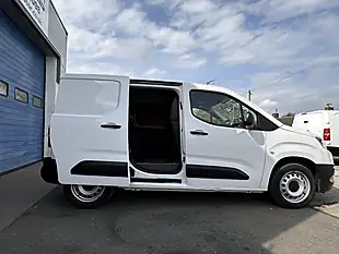 Used 2022 Toyota Proace City Active White - Interior and Exterior details 12