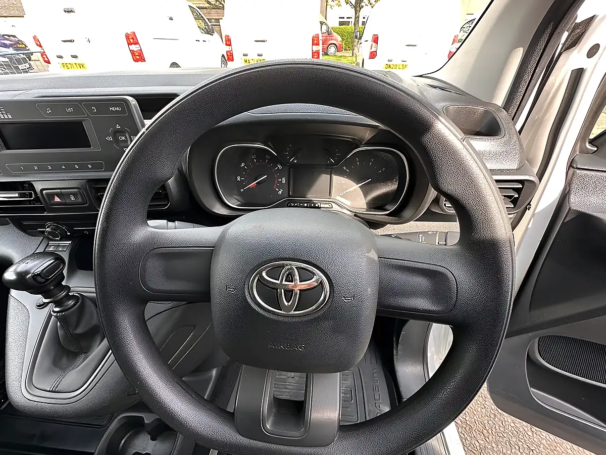 Used 2022 Toyota Proace City Active White - Interior and Exterior details 15
