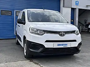 Used 2022 Toyota Proace City Active White - Interior and Exterior details 3
