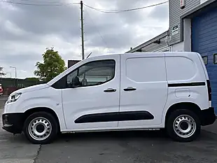 Used 2022 Toyota Proace City Active White - Interior and Exterior details 6