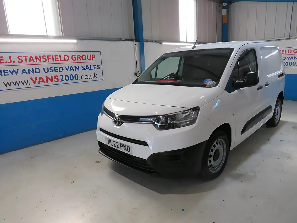 Used 2022 Toyota Proace City Active White - Front View