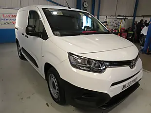 Used 2022 Toyota Proace City Active White - Interior and Exterior details 2