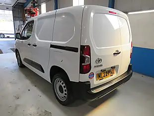 Used 2022 Toyota Proace City Active White - Interior and Exterior details 3