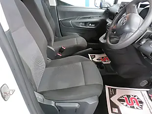 Used 2022 Toyota Proace City Active White - Interior and Exterior details 6