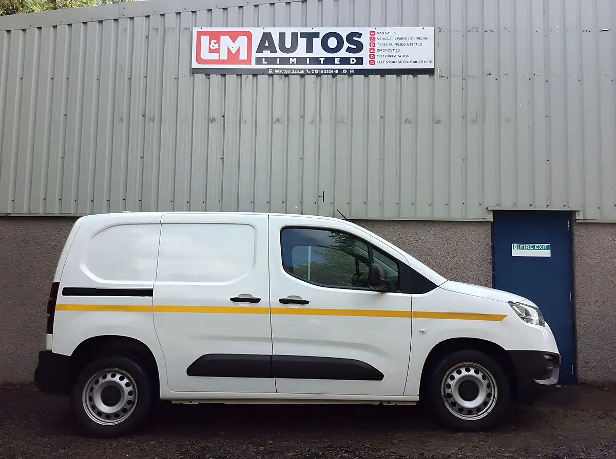 Used 2022 Toyota Proace City Active White - Front View