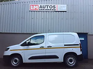 Used 2022 Toyota Proace City Active White - Interior and Exterior details 4