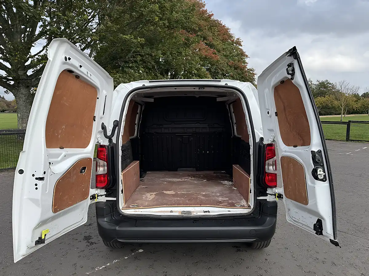 Used 2022 Toyota Proace City Active White - Interior and Exterior details 14