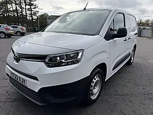 Used 2022 Toyota Proace City Active White - Interior and Exterior details 8