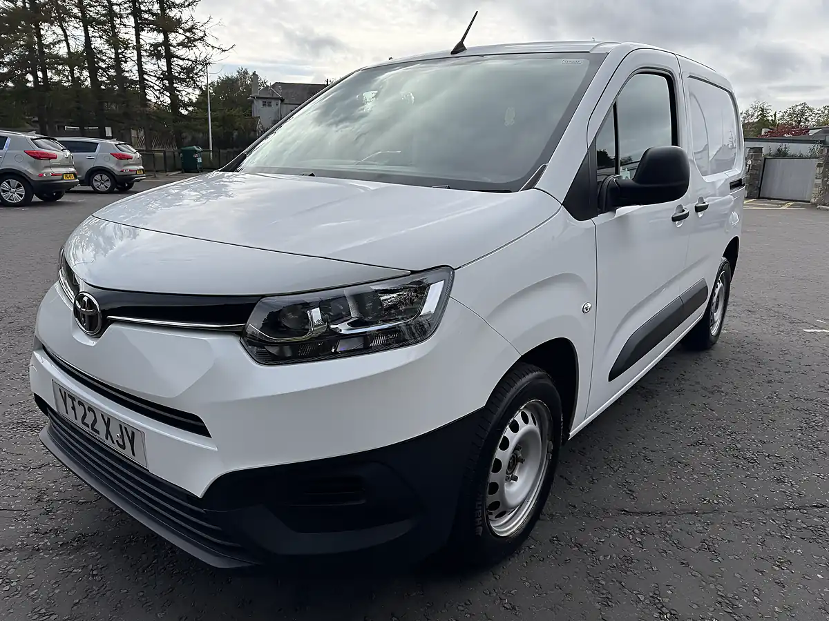 Used 2022 Toyota Proace City Active White - Interior and Exterior details 8