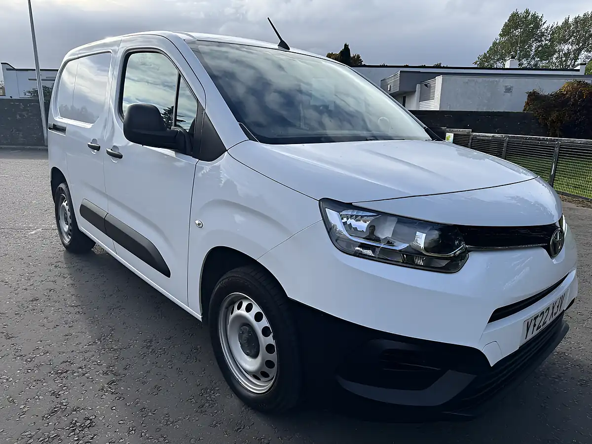 Used 2022 Toyota Proace City Active White - Front View