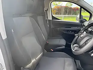 Used 2022 Toyota Proace City Active White - Interior and Exterior details 16