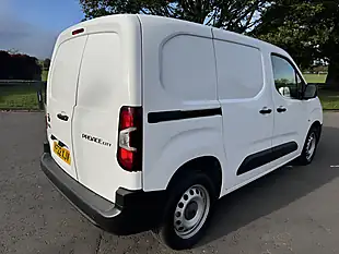Used 2022 Toyota Proace City Active White - Interior and Exterior details 7