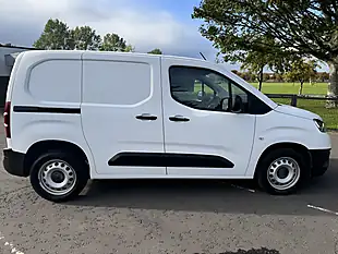 Used 2022 Toyota Proace City Active White - Interior and Exterior details 8