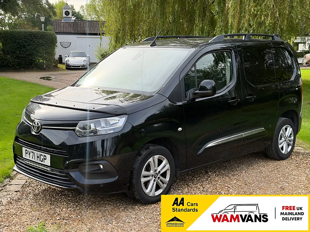 Used 2022 Toyota Proace City Design Black - Front View