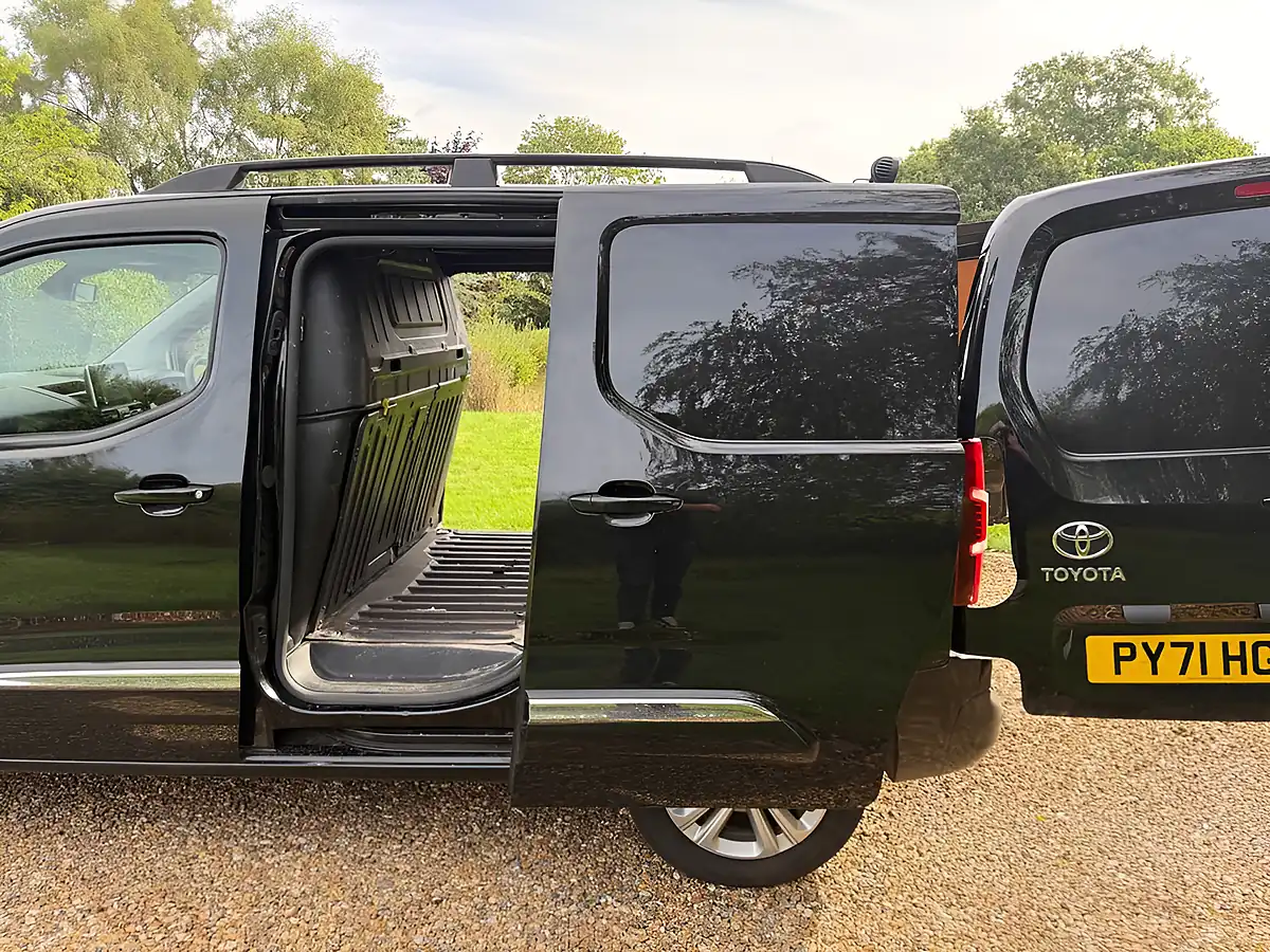 Used 2022 Toyota Proace City Design Black - Interior and Exterior details 16