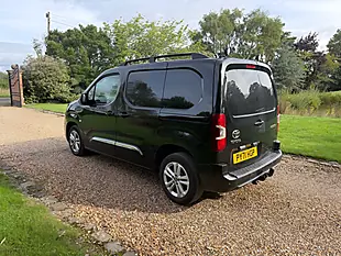 Used 2022 Toyota Proace City Design Black - Interior and Exterior details 3