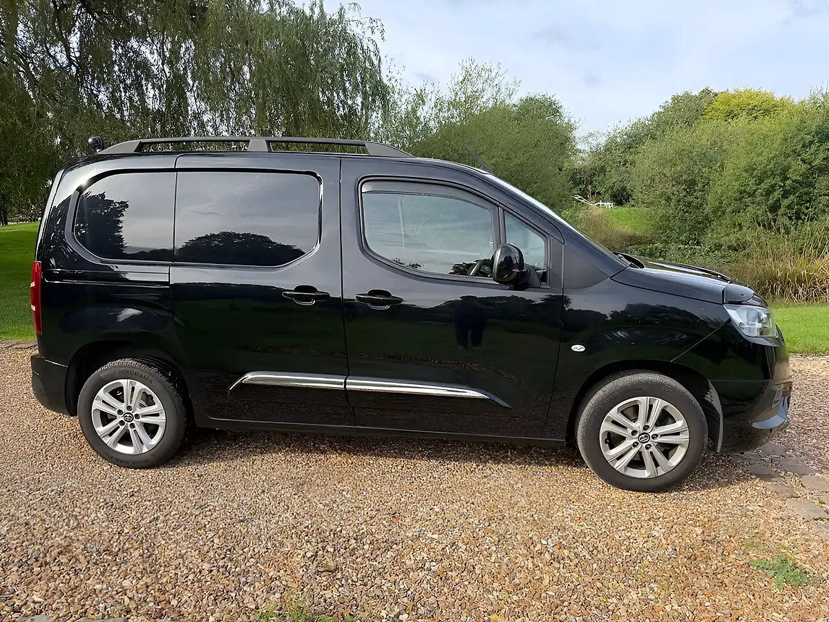 Used 2022 Toyota Proace City Design Black - Interior and Exterior details 6