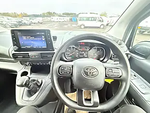 Used 2022 Toyota Proace City Design White - Interior and Exterior details 14