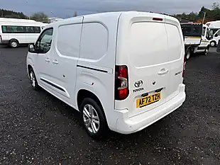 Used 2022 Toyota Proace City Design White - Interior and Exterior details 5