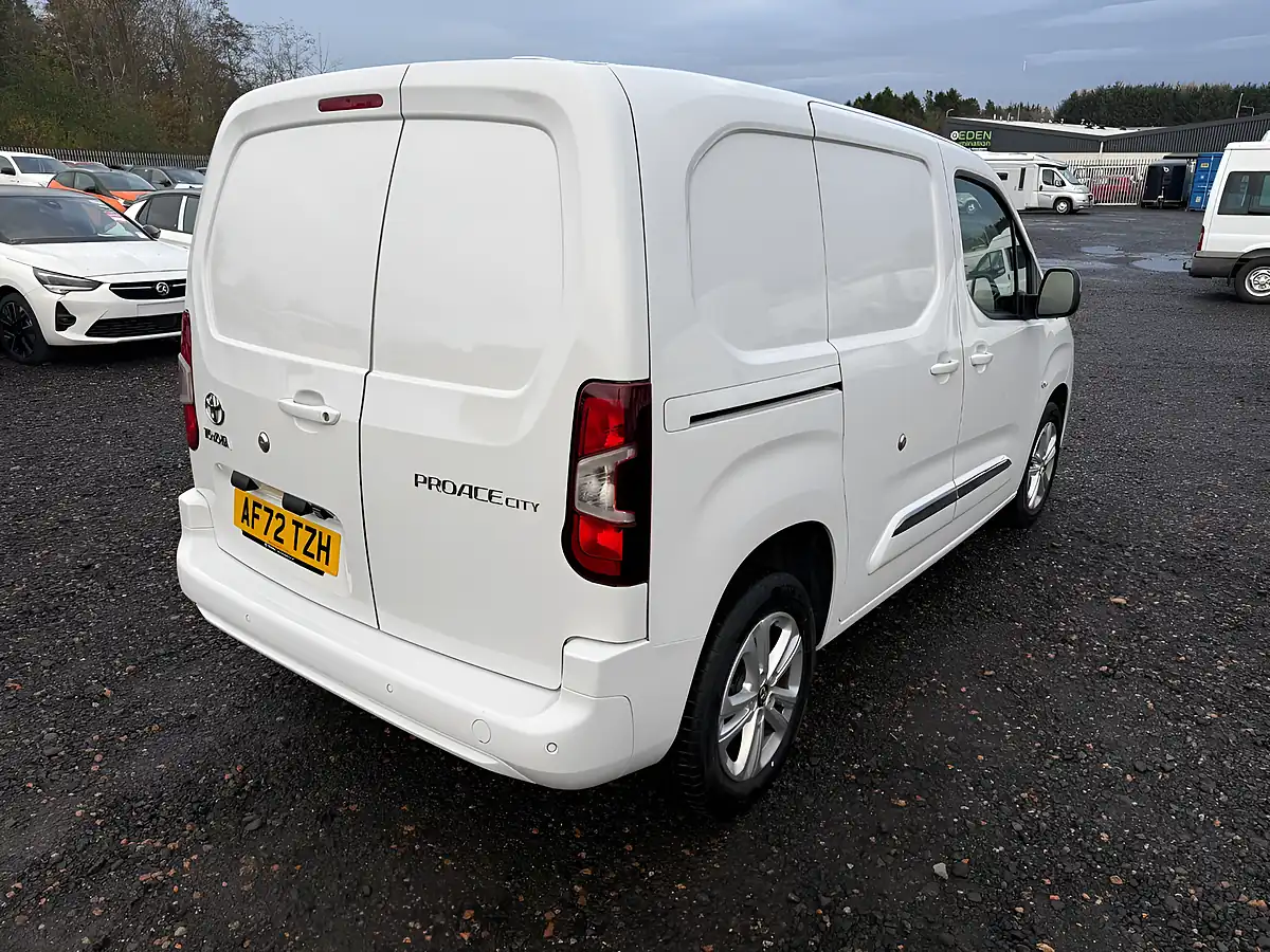 Used 2022 Toyota Proace City Design White - Interior and Exterior details 7