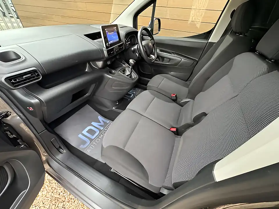 Used 2022 Toyota Proace City Icon Grey - Interior and Exterior details 20