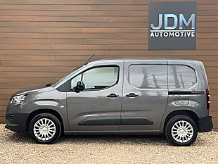 Used 2022 Toyota Proace City Icon Grey - Interior and Exterior details 7