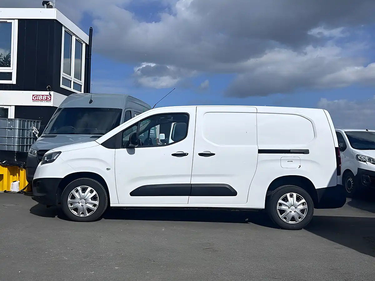 Used 2022 Toyota Proace City Icon Long Panel Van White - Interior and Exterior details 7