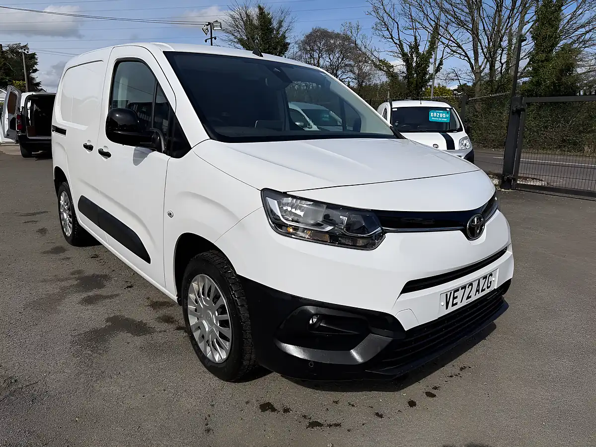 Used 2022 Toyota Proace City Icon White - Interior and Exterior details 10