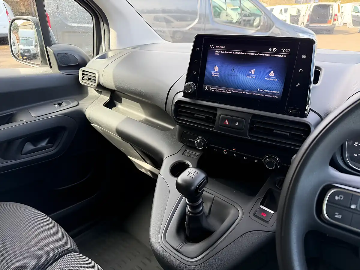 Used 2022 Toyota Proace City Icon White - Interior and Exterior details 17