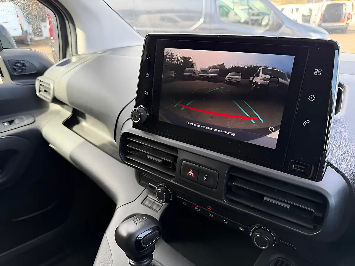 Used 2022 Toyota Proace City Icon White - Interior and Exterior details 18