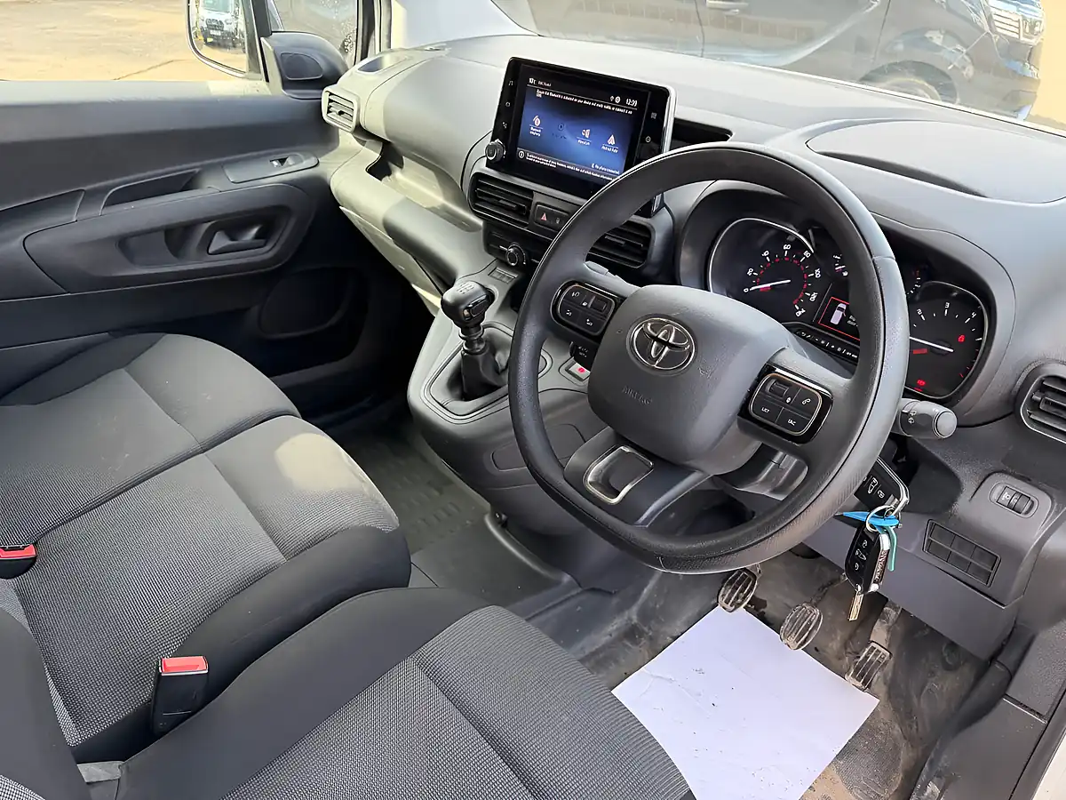 Used 2022 Toyota Proace City Icon White - Interior and Exterior details 3