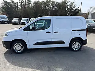 Used 2022 Toyota Proace City Icon White - Interior and Exterior details 6