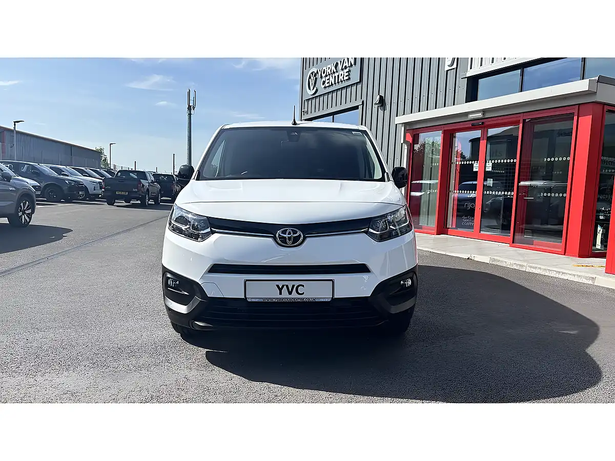 Used 2022 Toyota Proace City Icon White - Interior and Exterior details 9