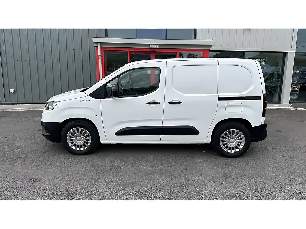 Used 2022 Toyota Proace City Icon White - Interior and Exterior details 12