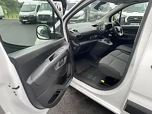 Used 2022 Toyota Proace City Icon White - Interior and Exterior details 10