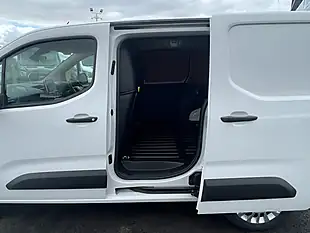 Used 2022 Toyota Proace City Icon White - Interior and Exterior details 13