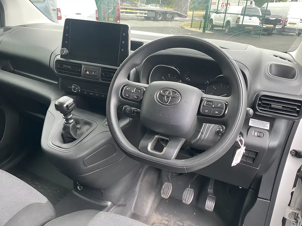 Used 2022 Toyota Proace City Icon White - Interior and Exterior details 7