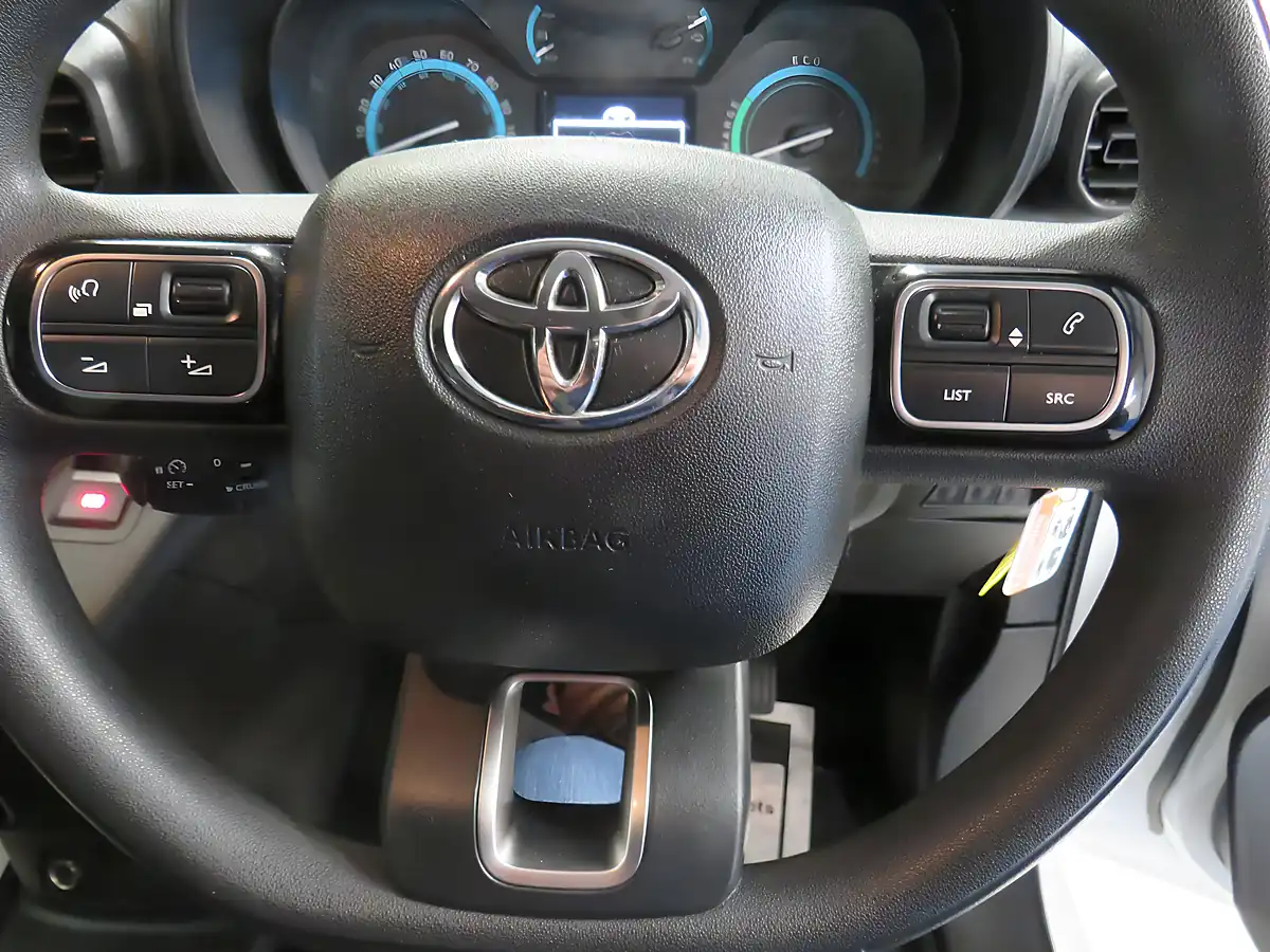 Used 2022 Toyota Proace City Icon White - Interior and Exterior details 11
